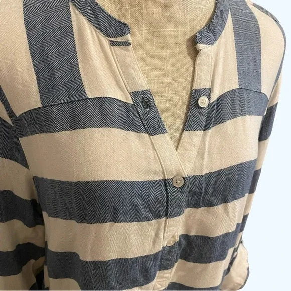 Daytrip Soft Striped 3 Button Blouse - Picture 3 of 6